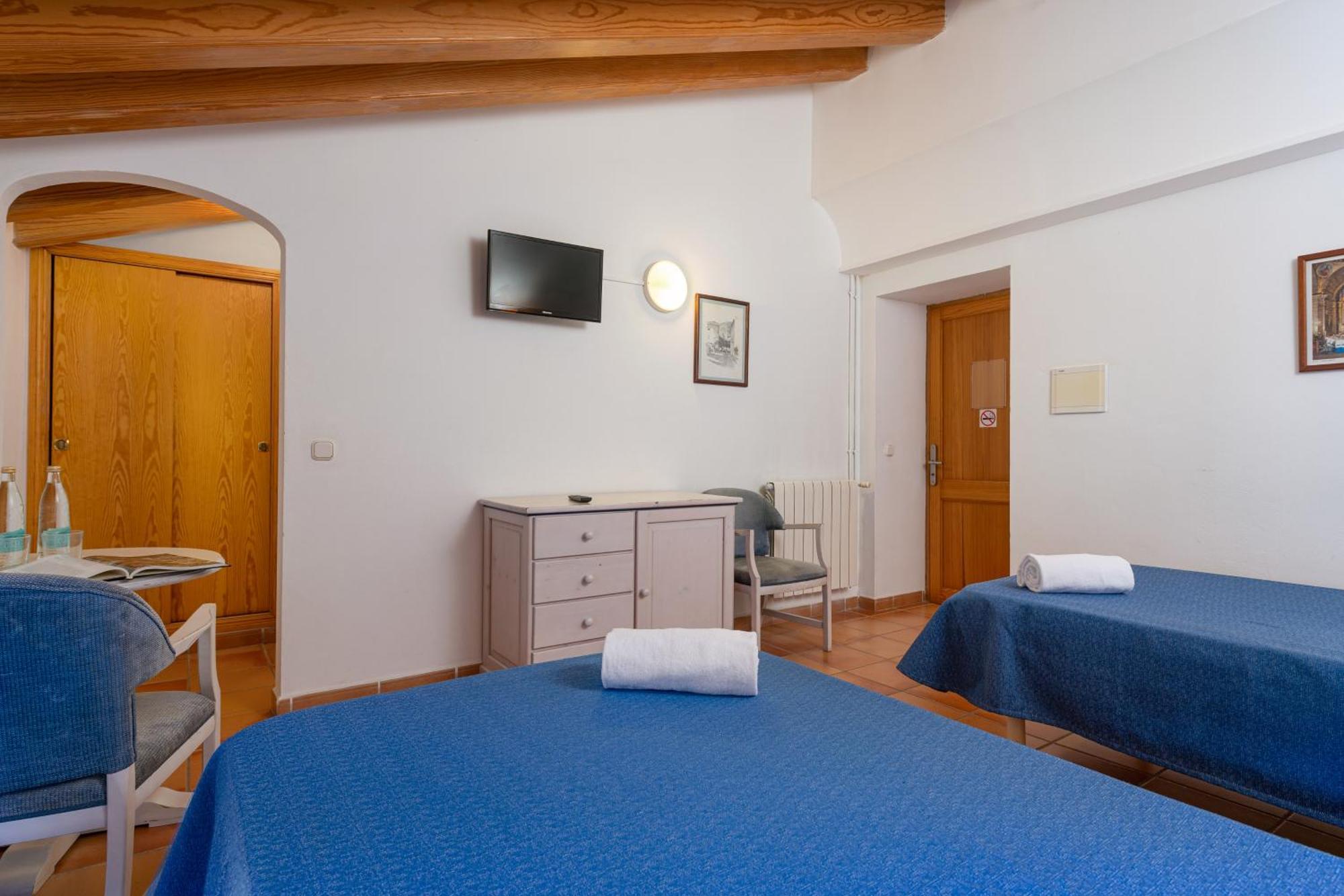 Santuari De Lluc Hotel Room photo