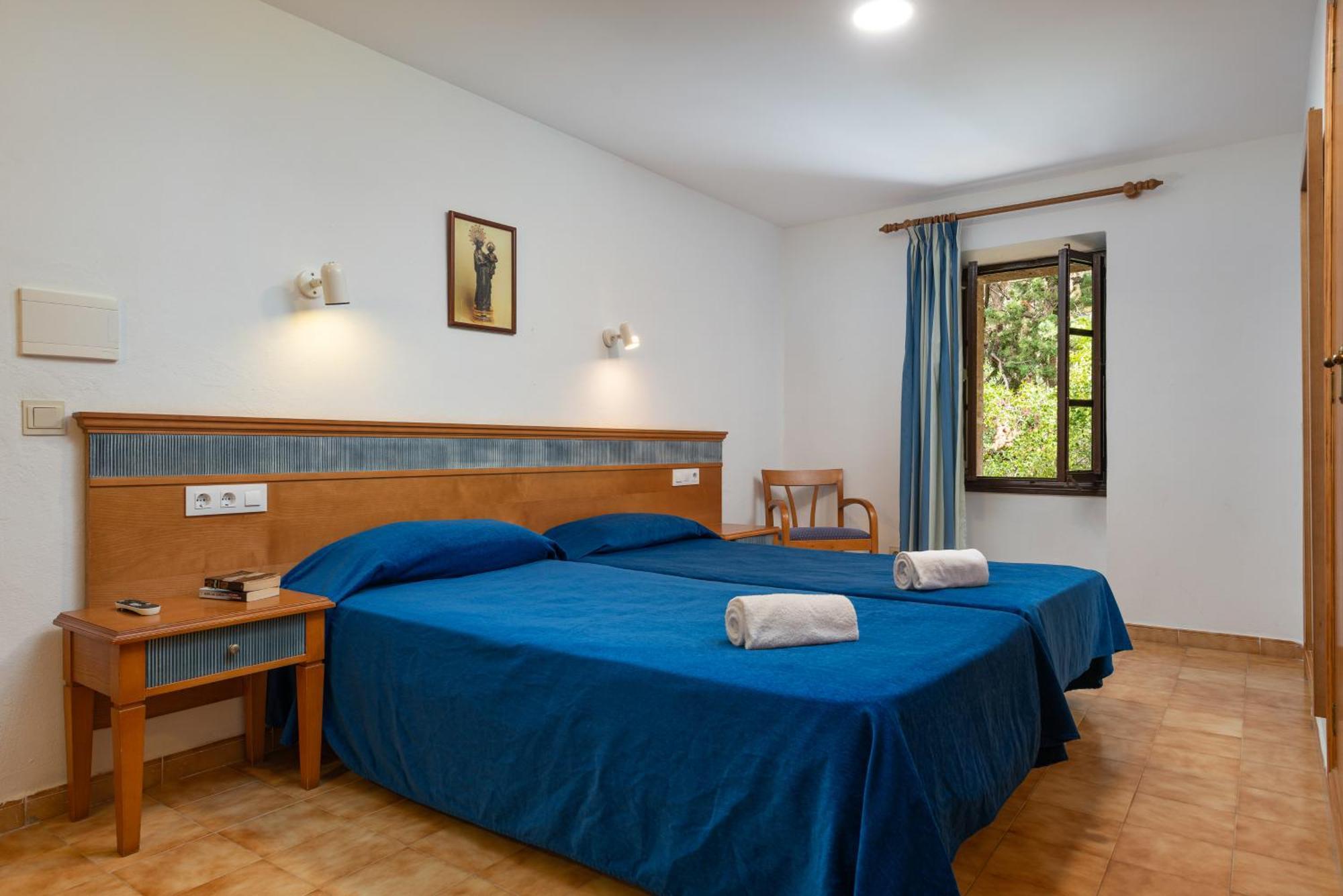 Santuari De Lluc Hotel Room photo