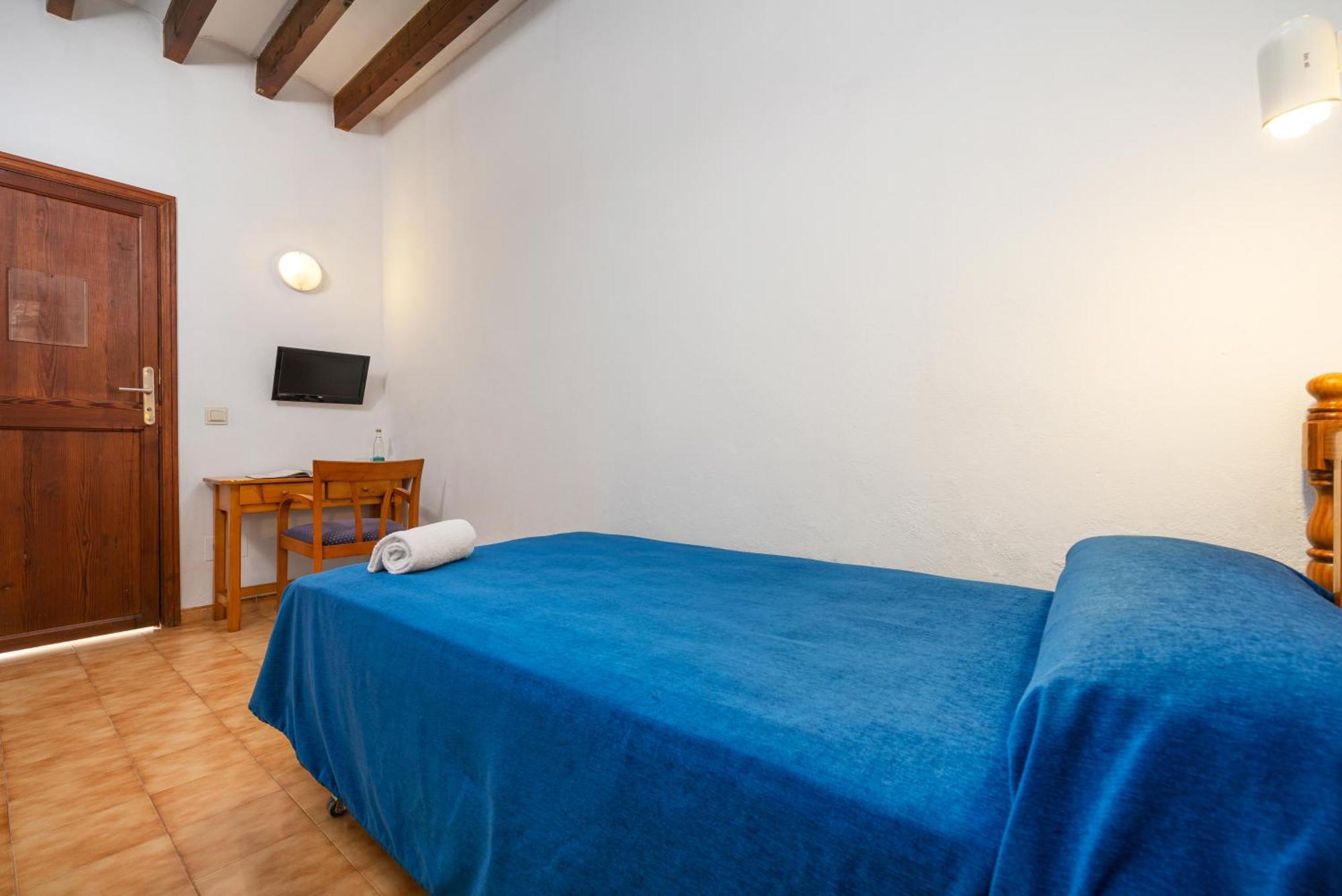 Santuari De Lluc Hotel Room photo